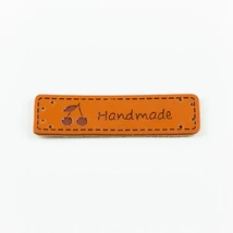 Hand made címke bőrutánzat 5×1,5 cm cseresznye