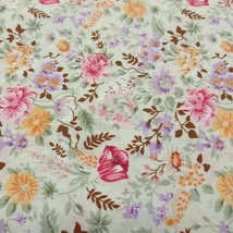 Pamutvászon ekrü alapon sűrű mezei virágok