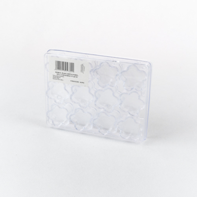 Műanyag doboz tetővel maragaréta formájú 12 db/dob 3×1,6 cm